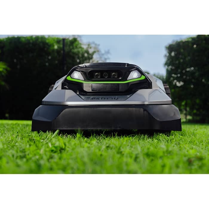 aura-r2powerrobotic-mowerslifestyle-photographyuk0