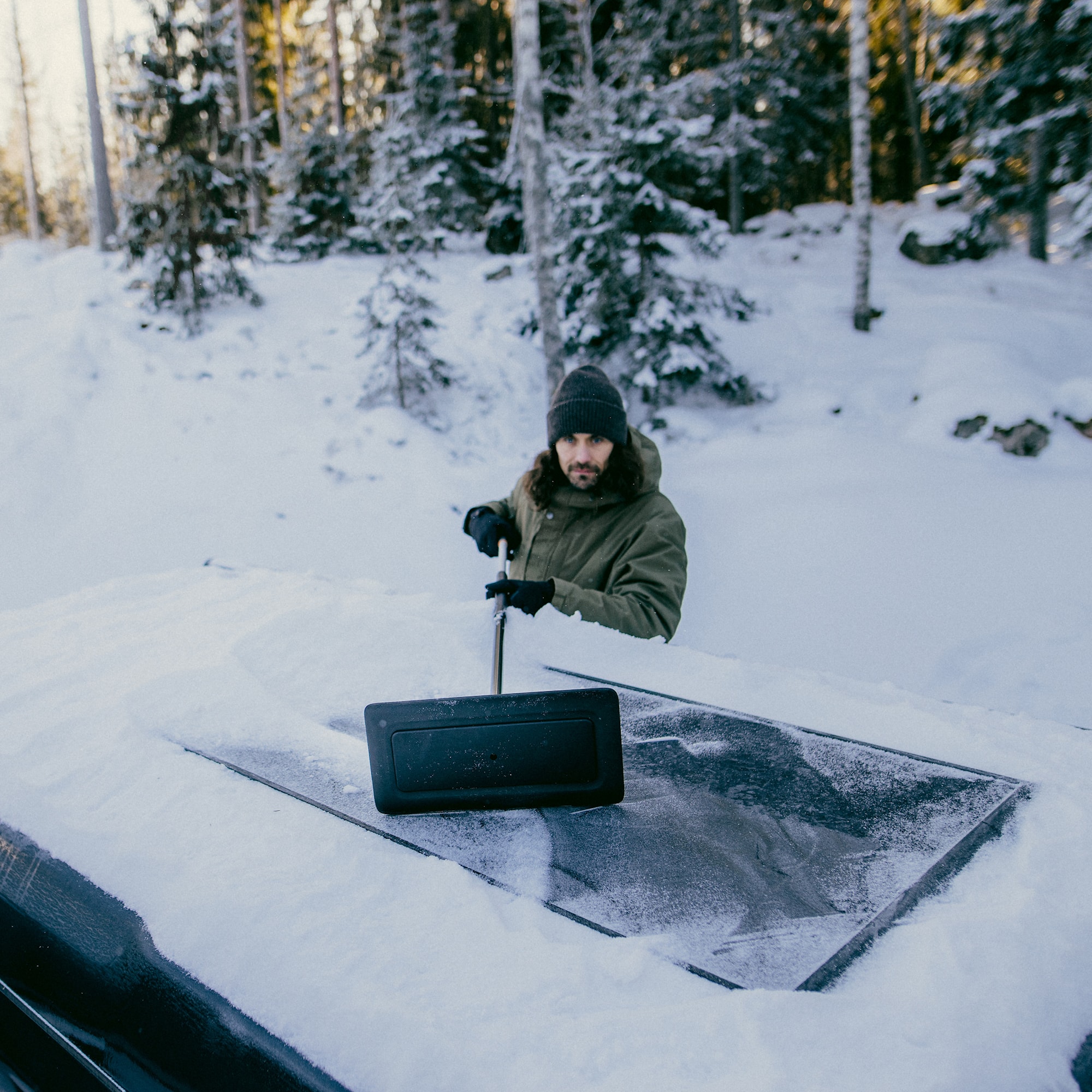 1086997_OneClick_SnowSolarPanelSweep_4000x4000_08.