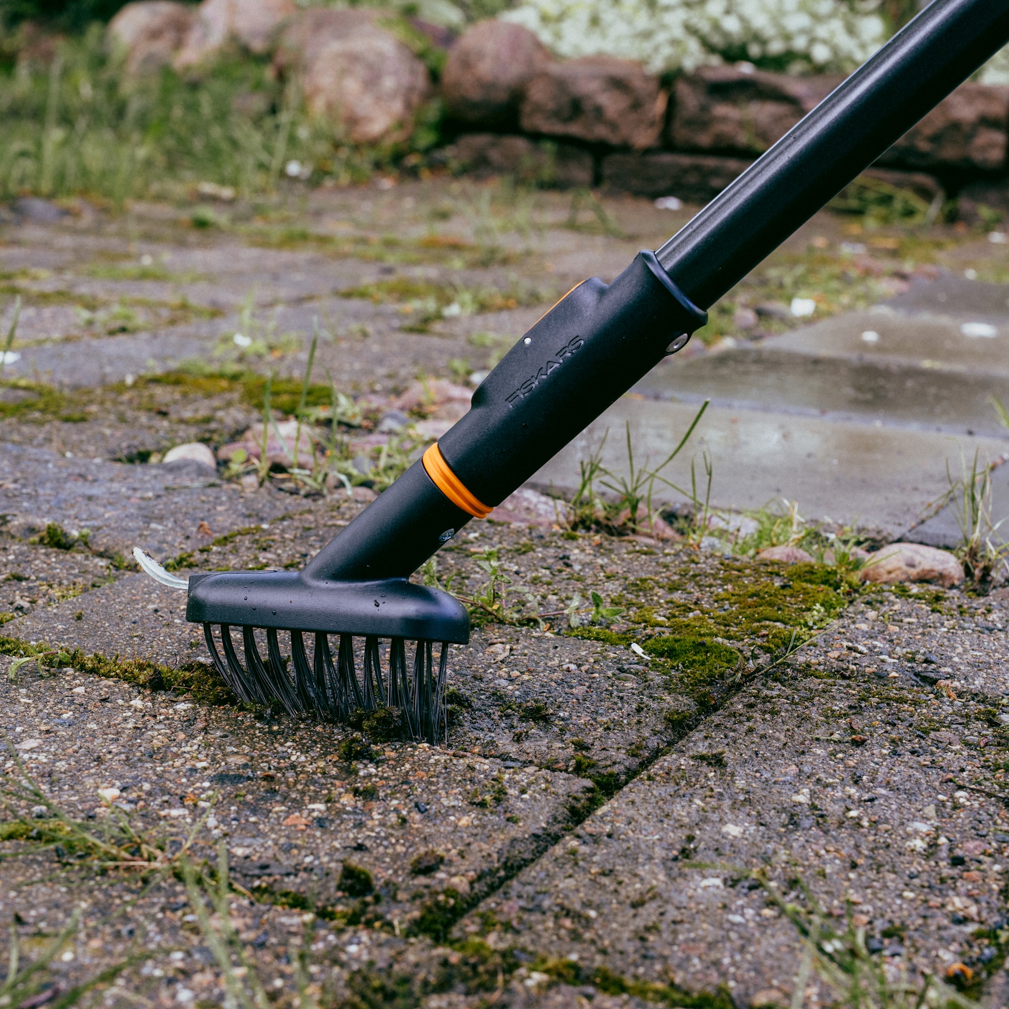 1080697_OneClick_Paving_Brush_in_use_2_1x1.jpg