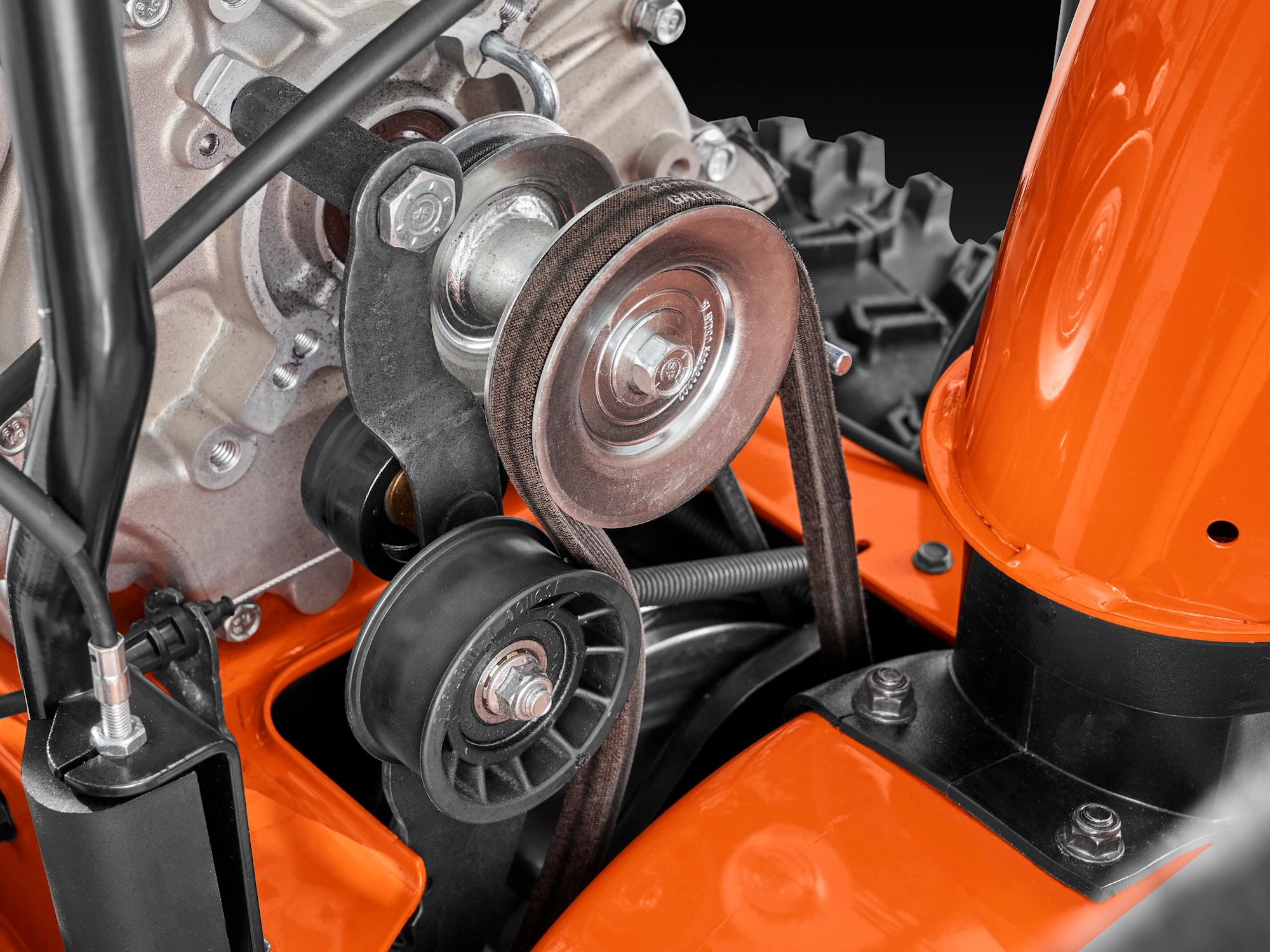 Хускварна 327 снегоуборщик. Снегоуборщик Husqvarna St 430t. Снегоуборщик Хускварна 327. Ремень привода шнека Husqvarna St 268ep. Шкивы снегоуборщика Husqvarna St 330.