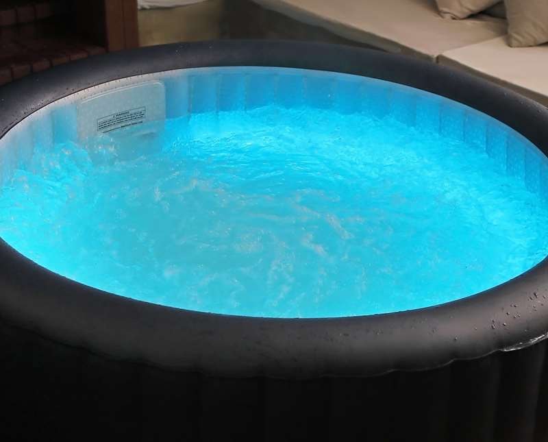 Mspa LED-Valoketju 1200 l:n altaaseen