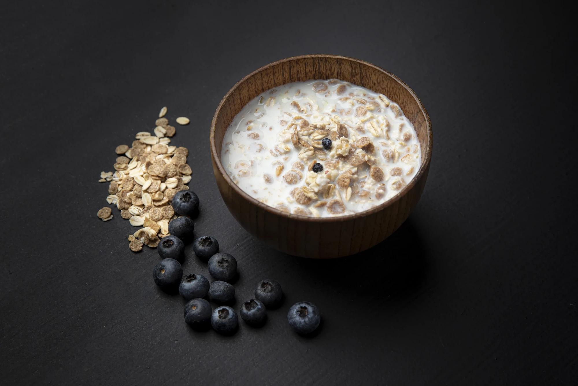 6052-blueberry-and-vanilla-muesli-prepared.webp