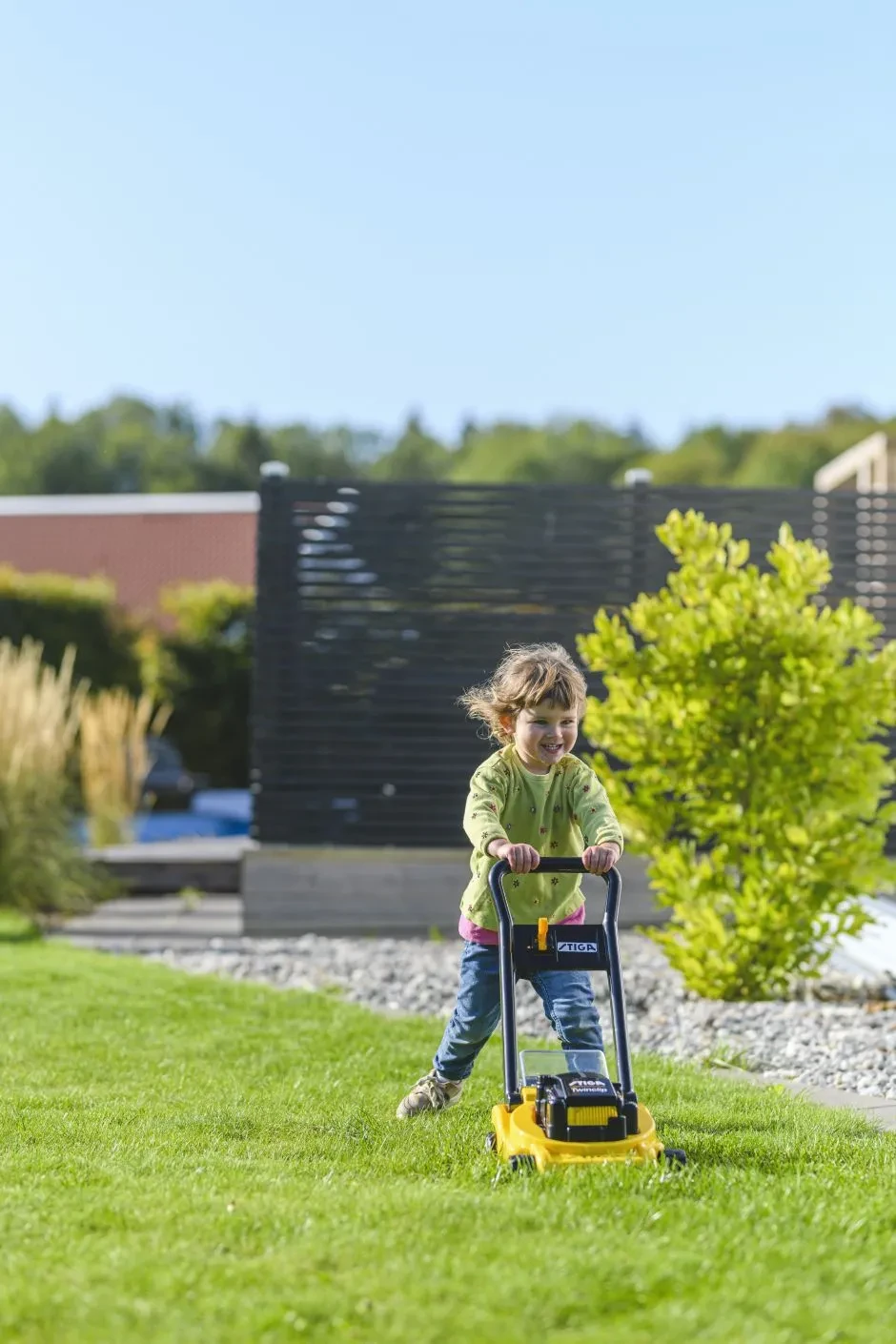 ee5b64ba0941737445fc8bd4c3184c909a9628_TOYMOWER_2G