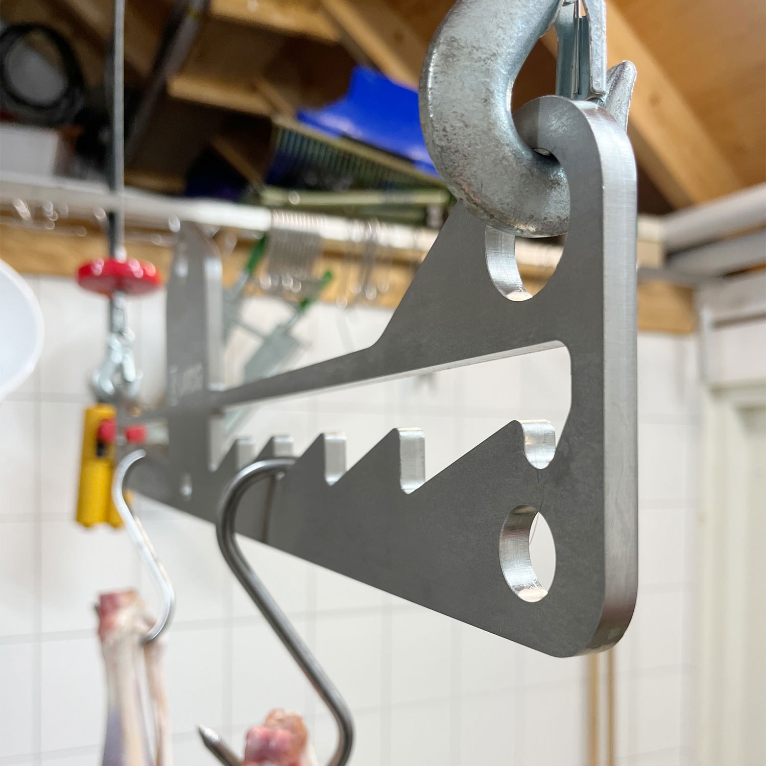 landig-Premium-Game-Hanger-Z44063-application-imag