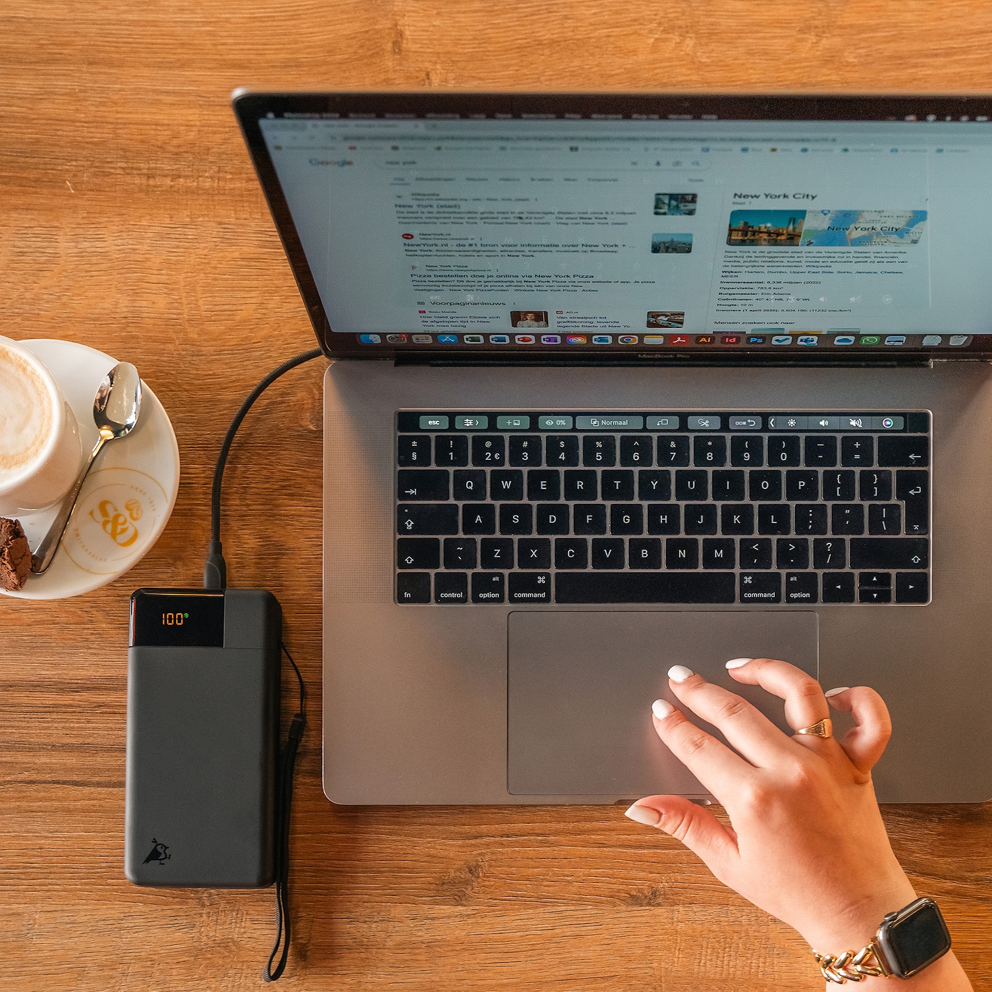 B20-BK_Laptop-Charging[1].jpg