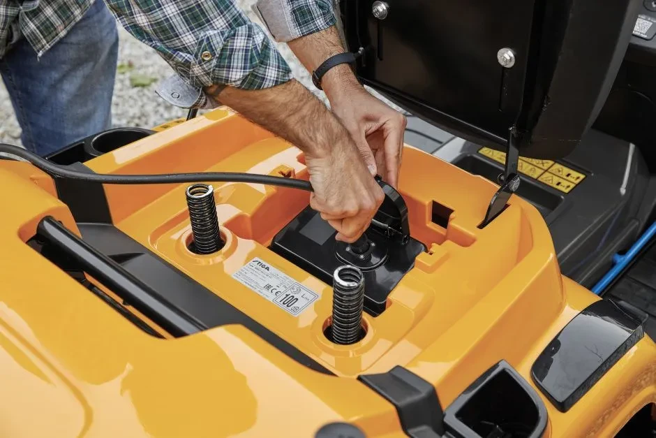 8c98e44be2fbb01ce12810c302f385a81436_ESTATE584e_2T