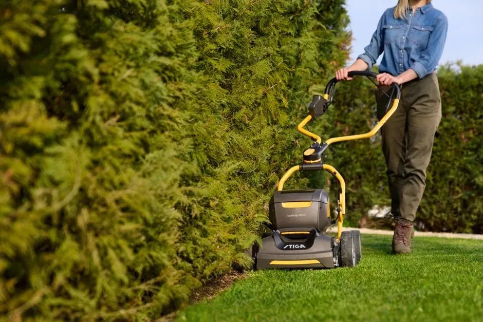 2dc2d047914d6dc8b182ea948ceeab9192a34_Multiclip747