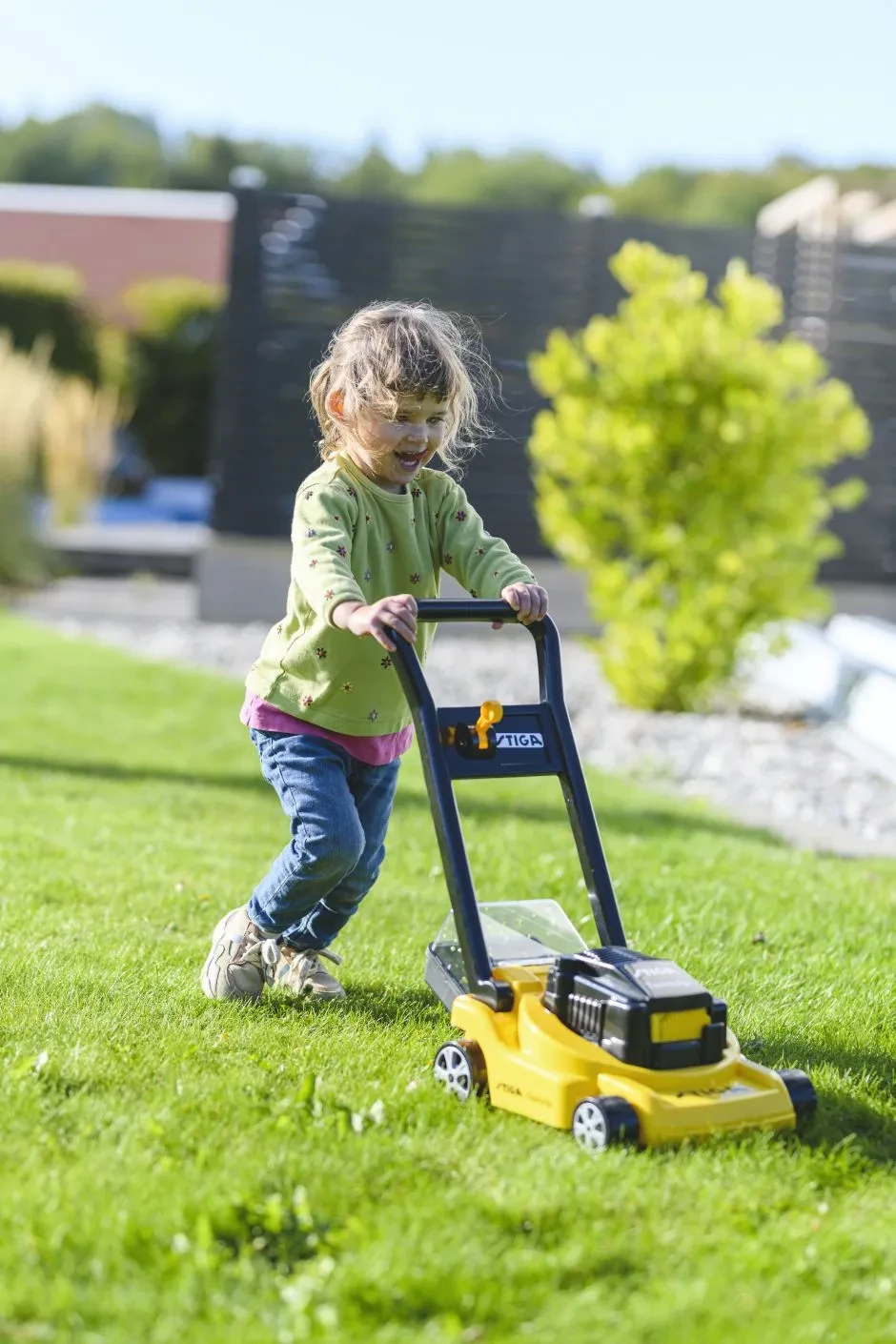 a46f3d041f317b9210422b3f99d4ce094fcd51_TOYMOWER_2G